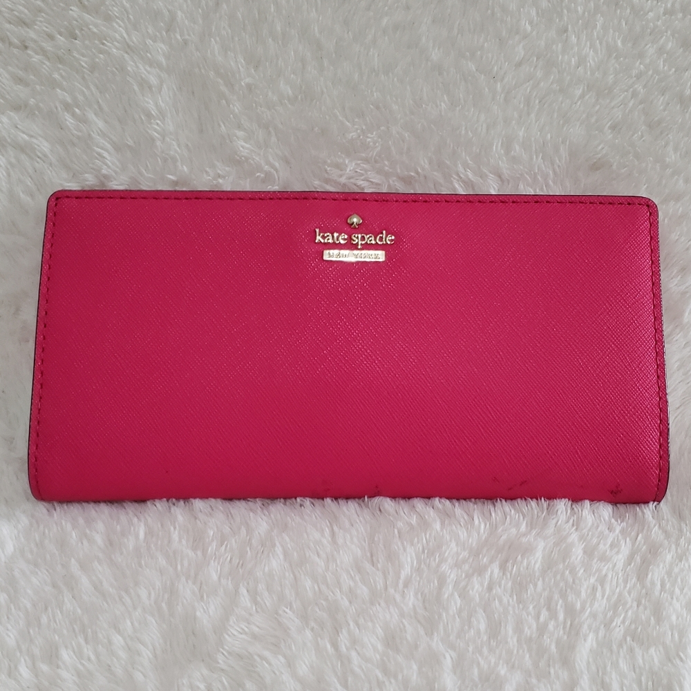 Kate Spade New York Cameron Street Stacy Large Bifold Wallet in Pink Confetti